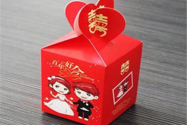 喜糖包装盒怎么包