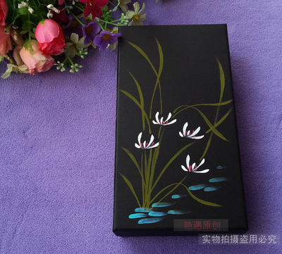 丝巾如何包装红酒礼物
