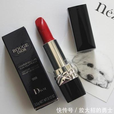 口红色号在外包装哪里