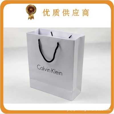 ck衣服有包装盒吗
